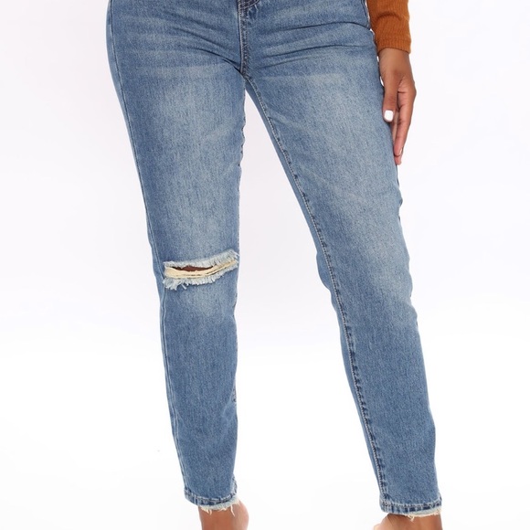 High Rise Mom Jeans 🔥 - Picture 4 of 9